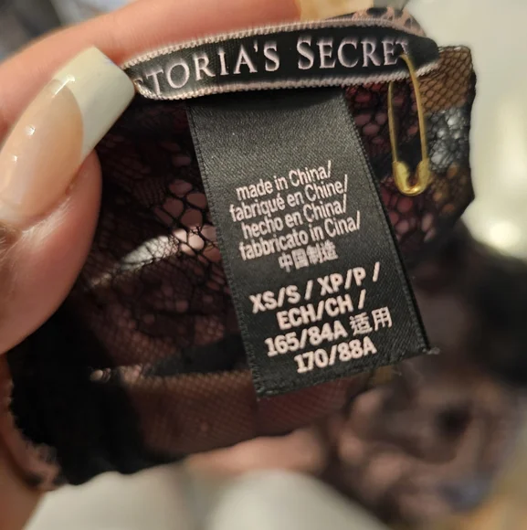 Victoria's Secret Wrap Peekaboo Leopard Print Satin Robe With Lace Size XS - Picture 5 of 14